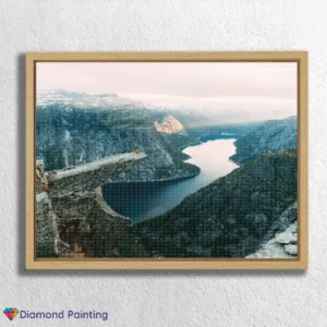 Lac au milieu des montagnes